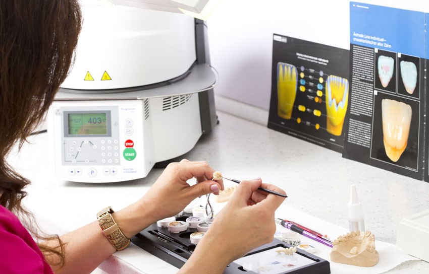 Come intraprendere la professione dell'odontotecnico 1