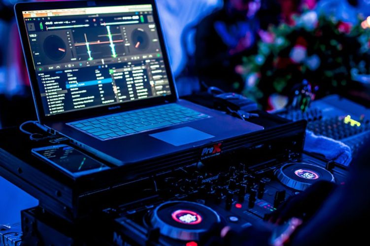 Come creare la playlist perfetta per eventi aziendali: guida step by step